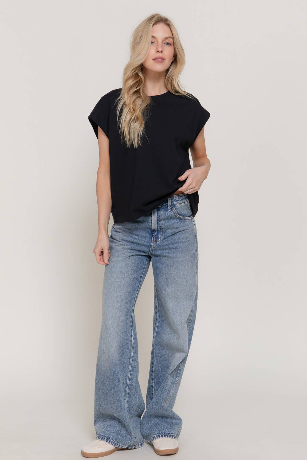 Sleeveless Round Neck Tee