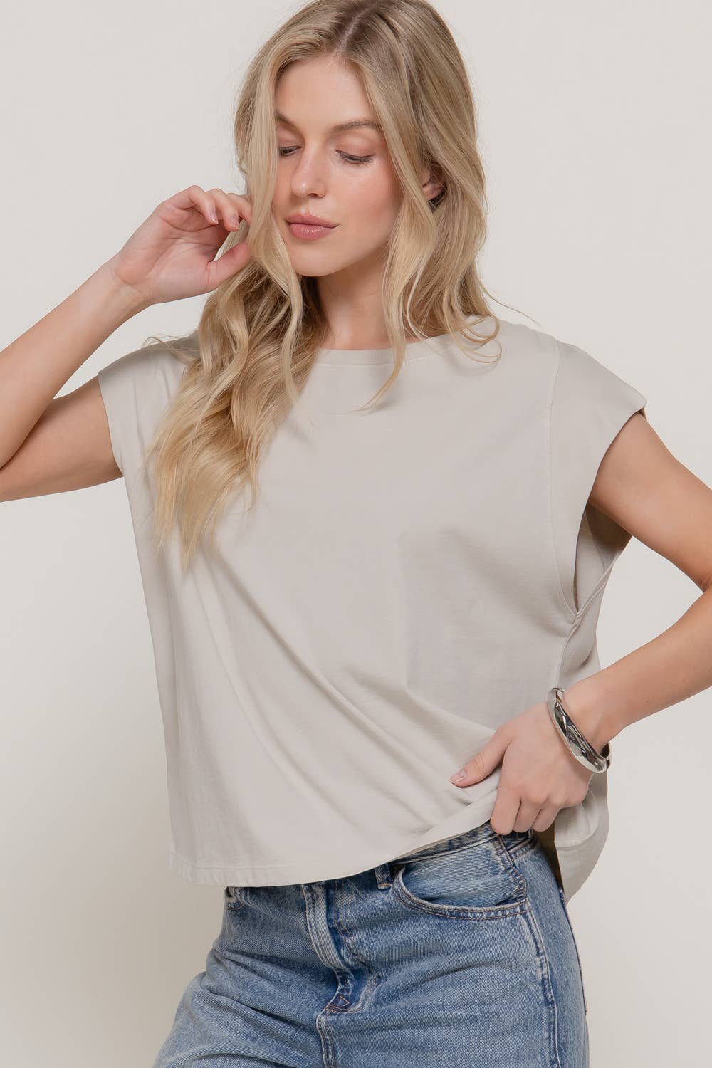 Sleeveless Round Neck Tee