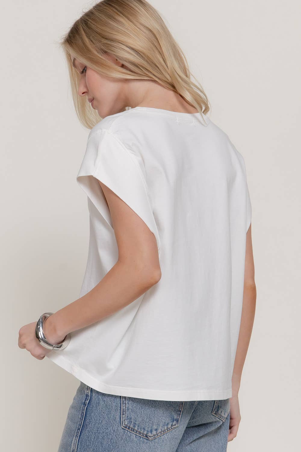 Sleeveless Round Neck Tee