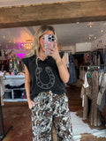 Ee Some Embroidered Horseshoe Sleeveless Top Ash Black