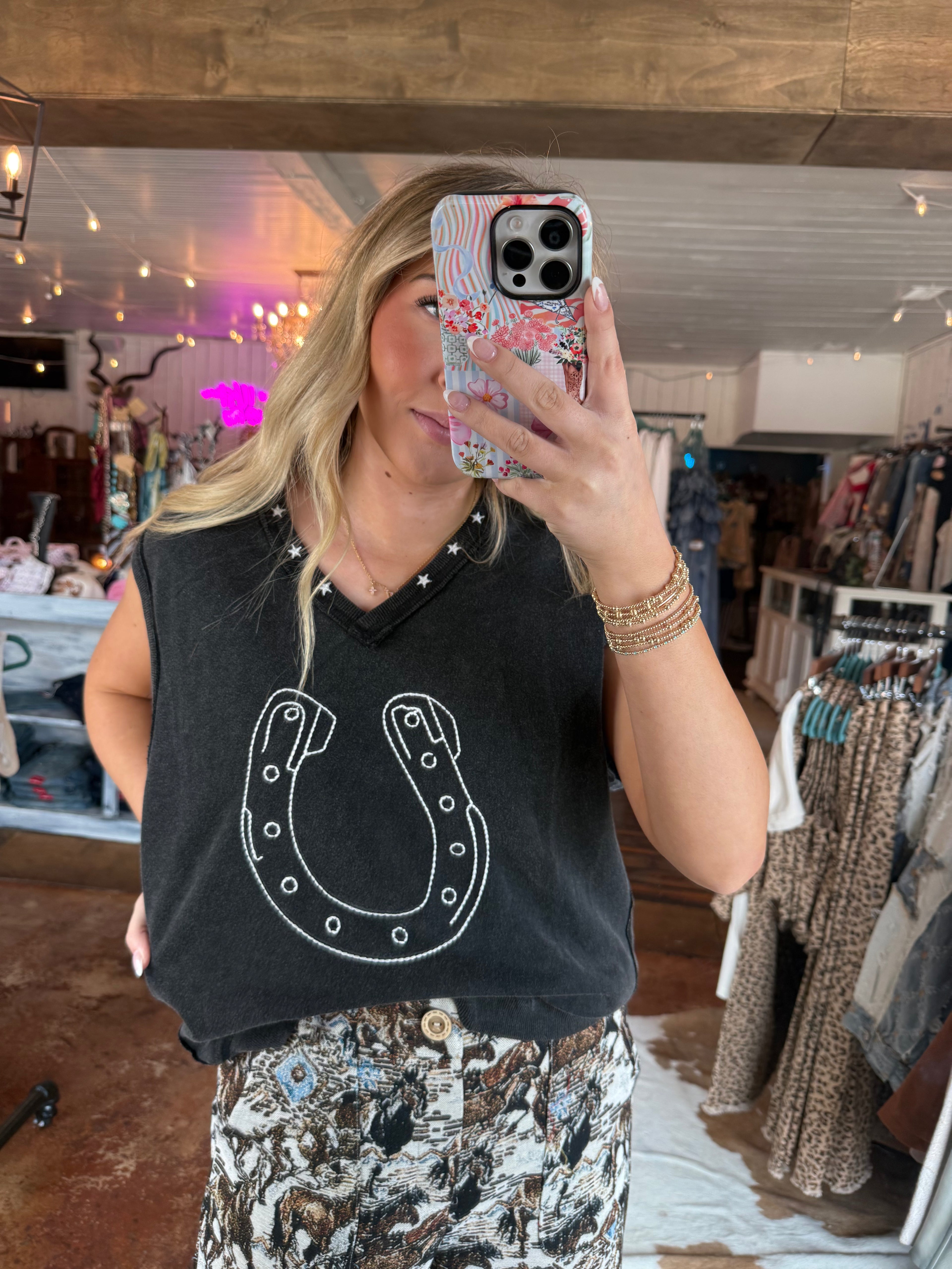 Ee Some Embroidered Horseshoe Sleeveless Top Ash Black