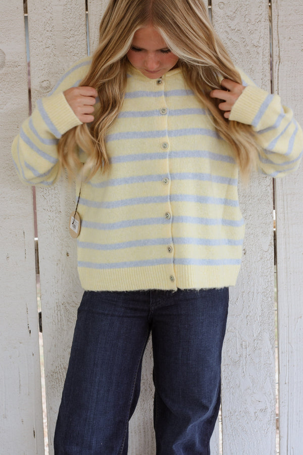 Field Of Daisies Sweater